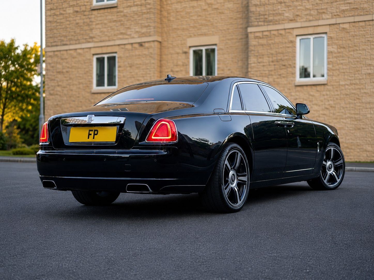 Rolls-Royce Ghost — view 2