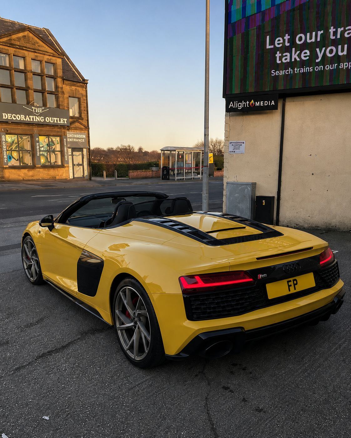 Audi R8 Spyder — view 2