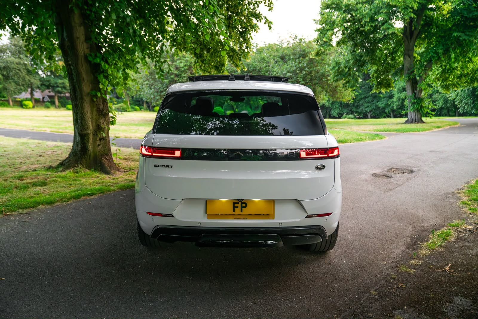 Range Rover Sport — view 3